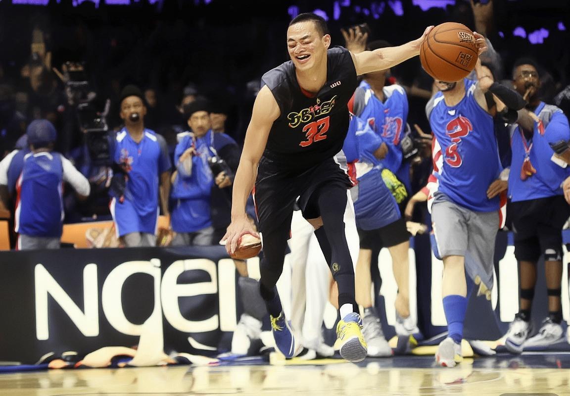 湖人队力克独行侠：勒布朗·詹姆斯对决东契奇，欧文缺阵影响显著